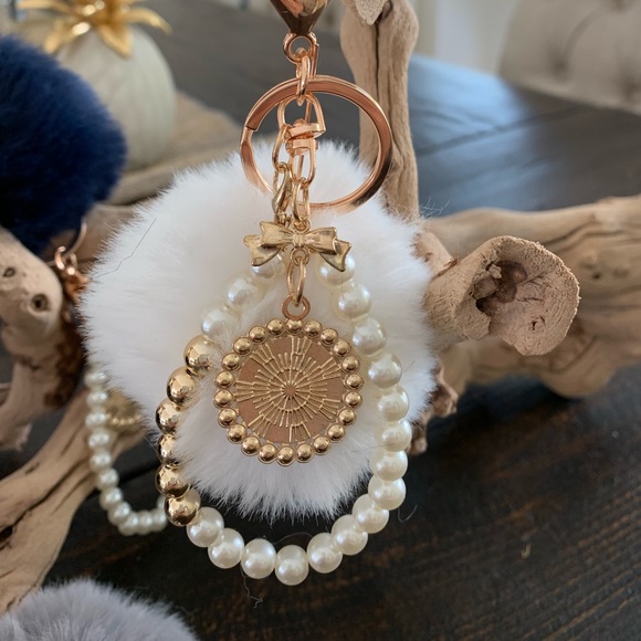 ❤️ adorable pompom key ring - Picture 2 of 8